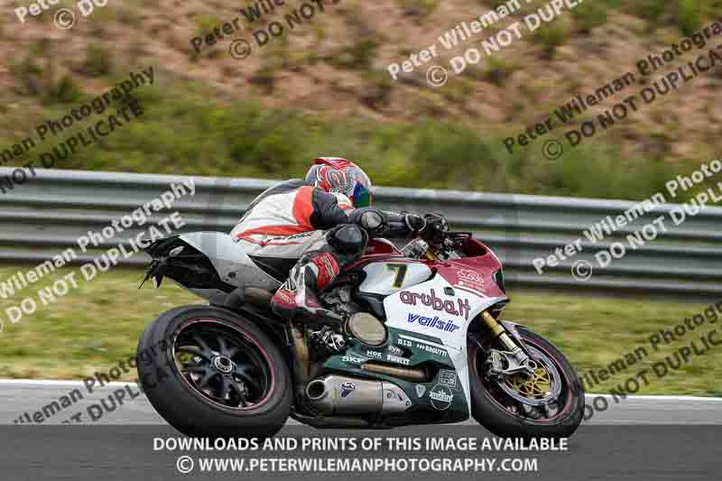 cadwell no limits trackday;cadwell park;cadwell park photographs;cadwell trackday photographs;enduro digital images;event digital images;eventdigitalimages;navarra;no limits trackdays;peter wileman photography;racing digital images;trackday digital images;trackday photos
